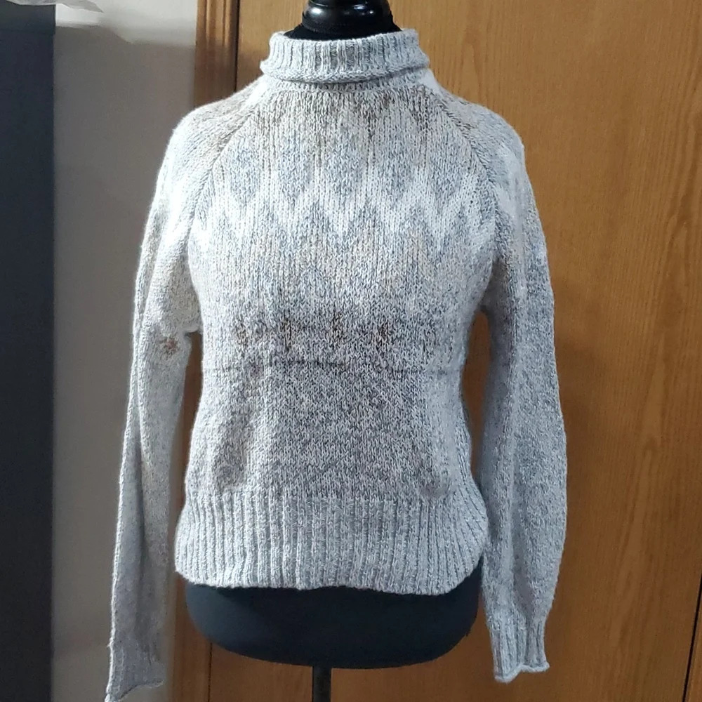 Gianni bini NWT grey tan mock neck soft cotton blend sweater